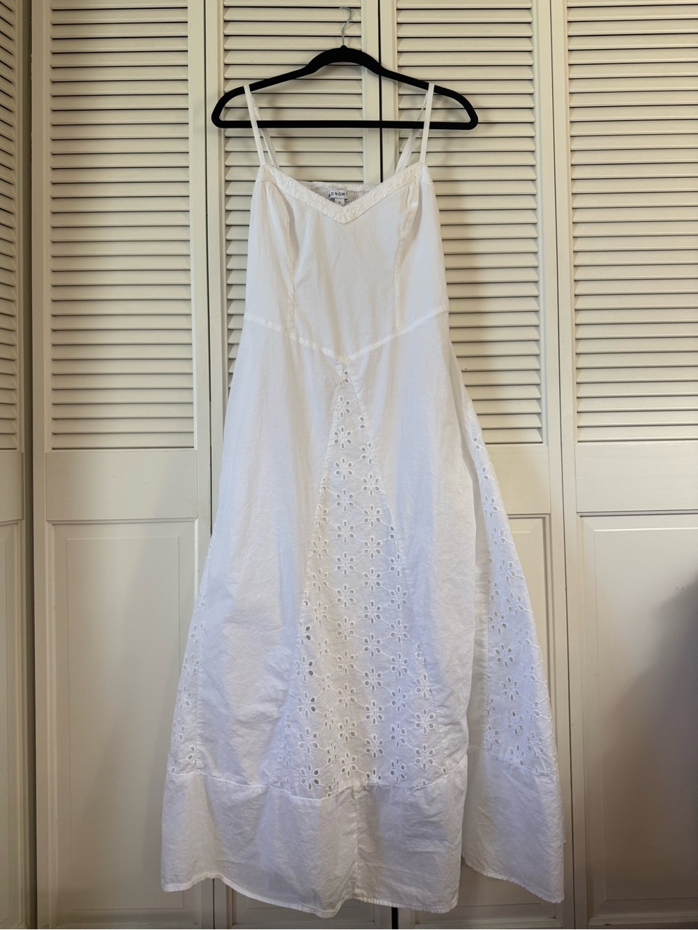And Now This White Cotton Eyelet Embroidered V-Neck Strappy Midi Sundress Size M